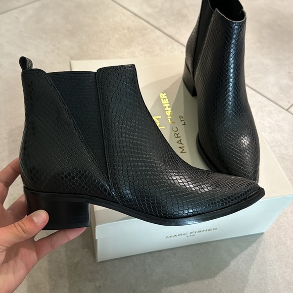 Black snake skin ankle boots - Picture 2 of 4